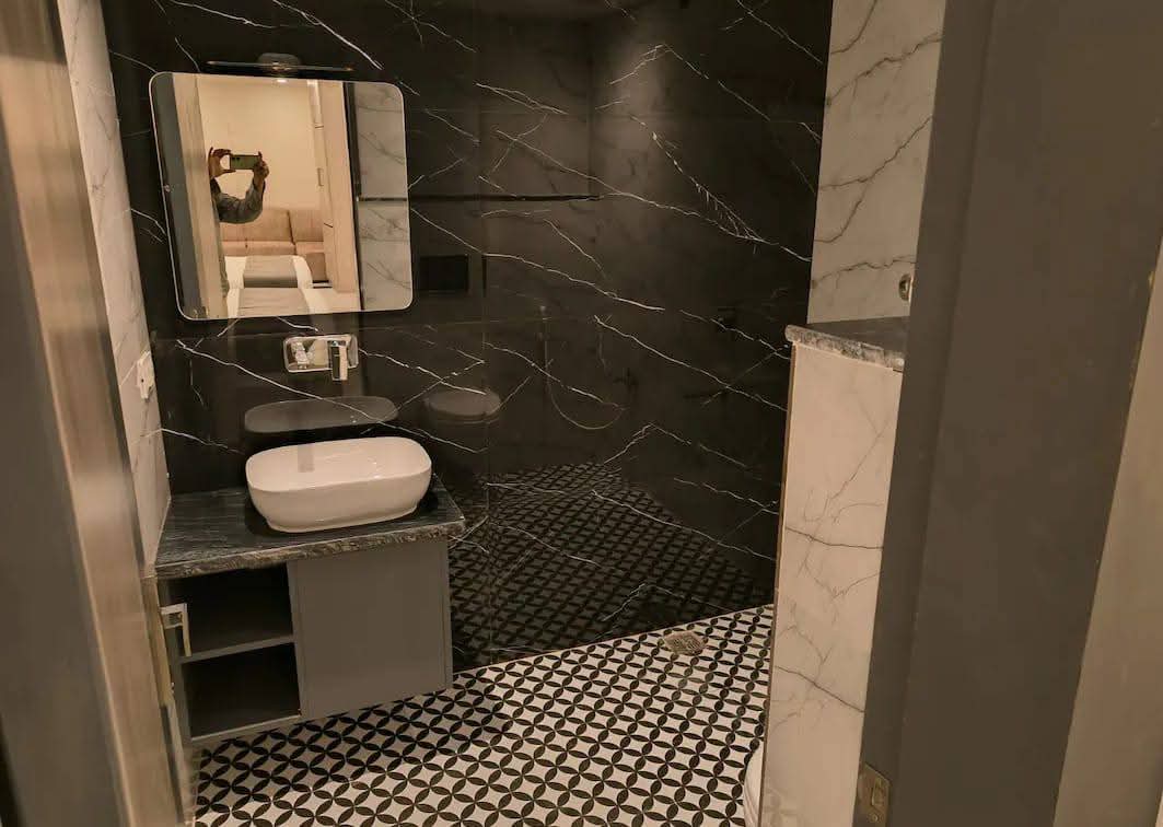 3star Hotel For Lease in Vrindavan view 4