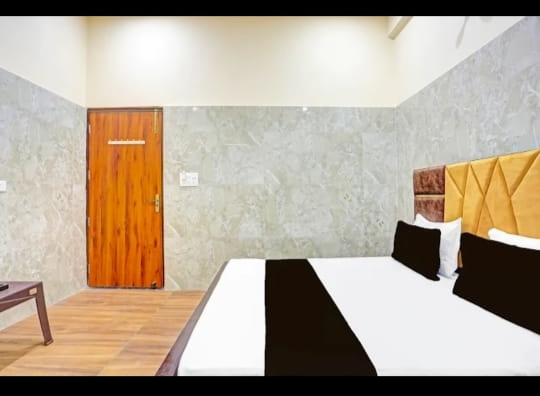 Guest-House For Rent in Vrindavan view 2